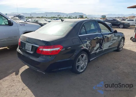 2010 Mercedes-Benz E 550 из США, поврежденный, VIN WDDHF7CB0AA020225